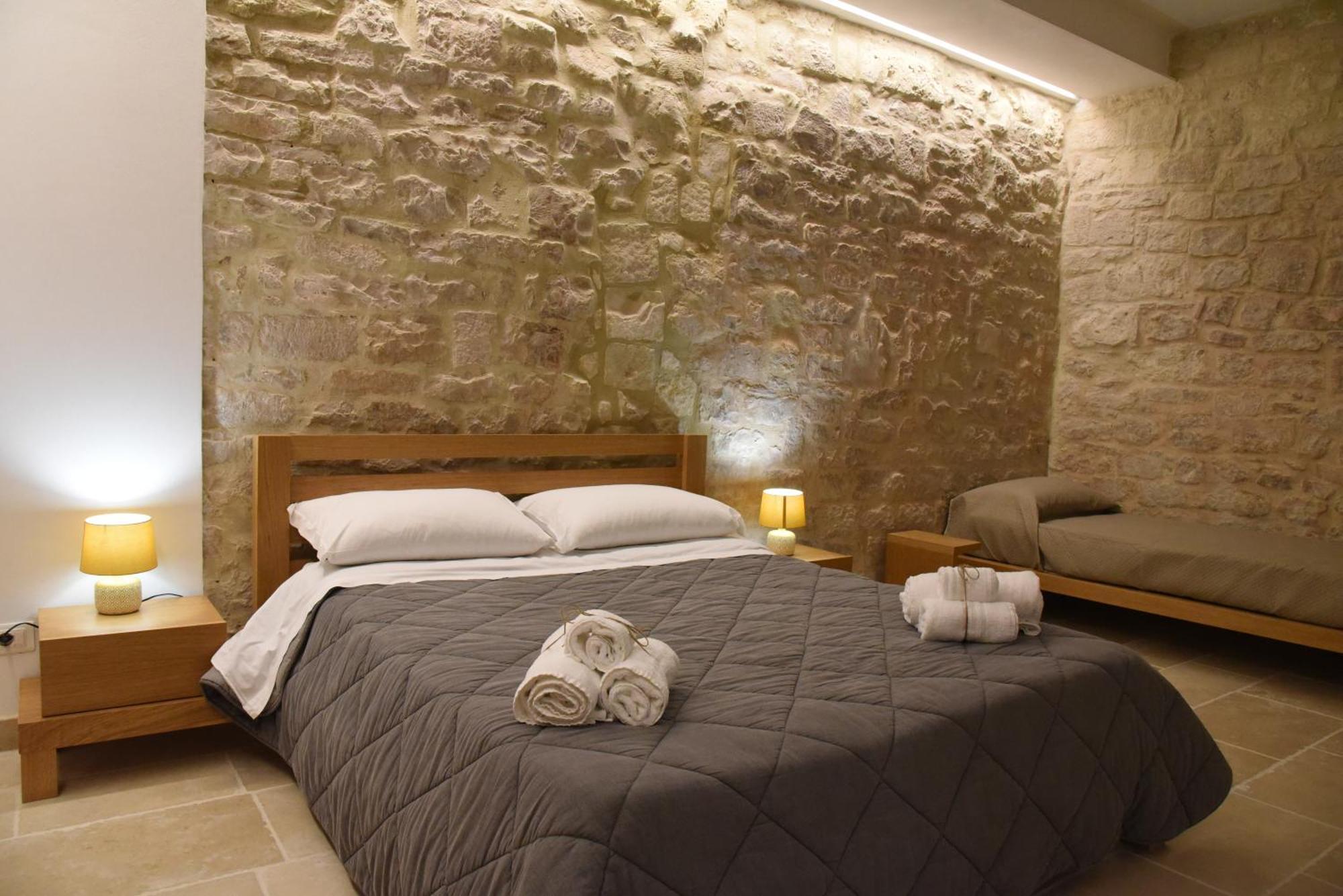 Altemura Suites Бари Экстерьер фото