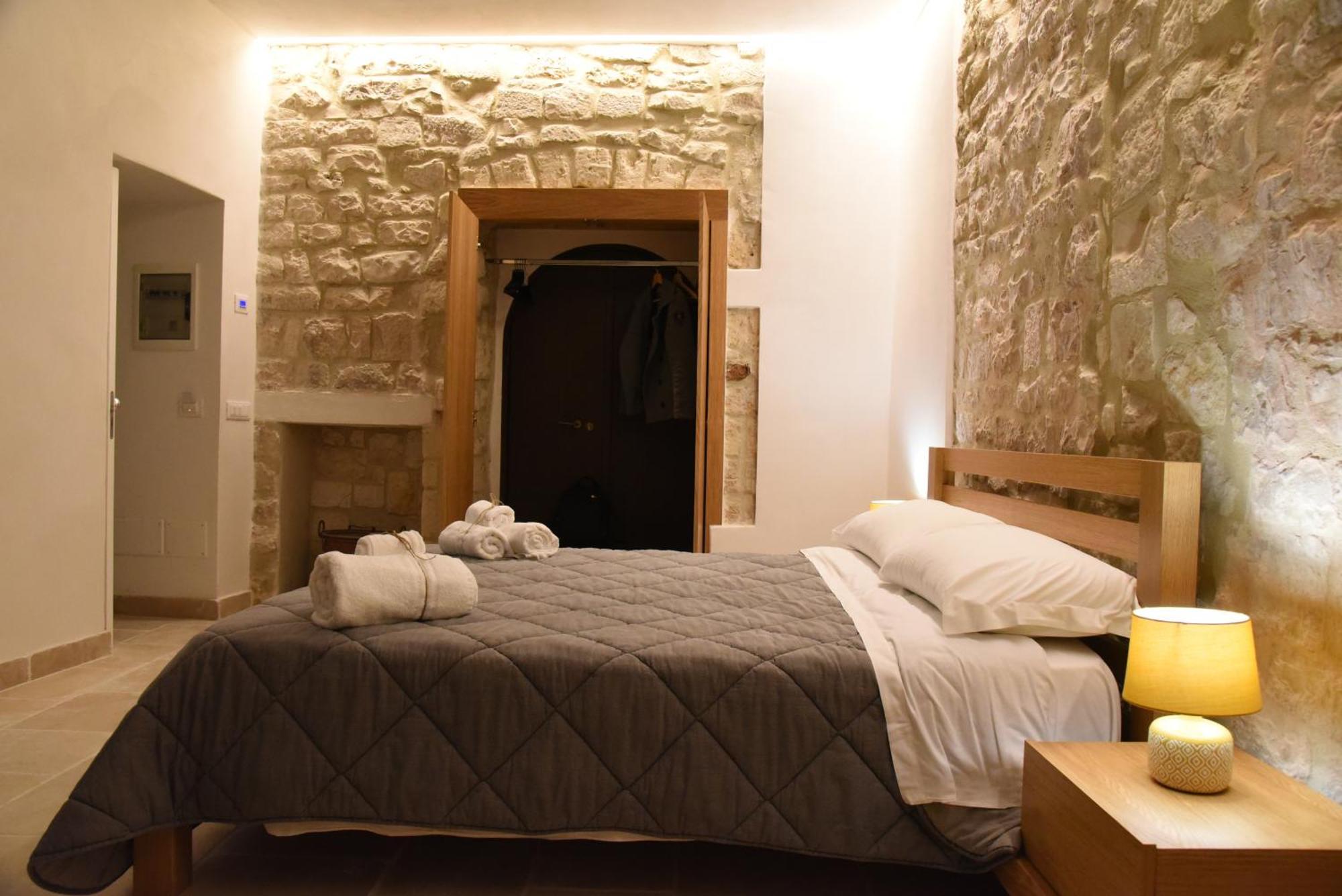 Altemura Suites Бари Экстерьер фото