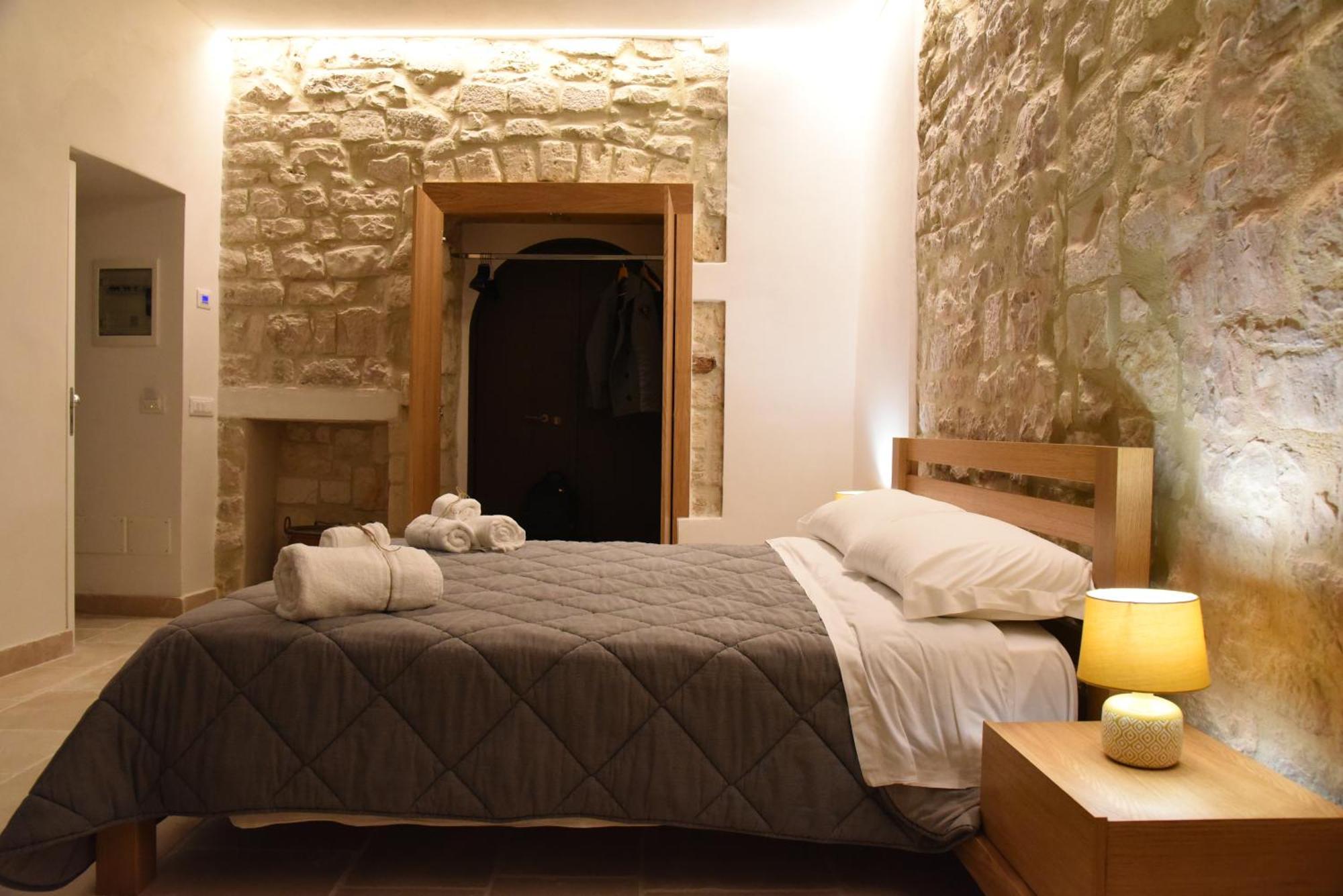 Altemura Suites Бари Экстерьер фото